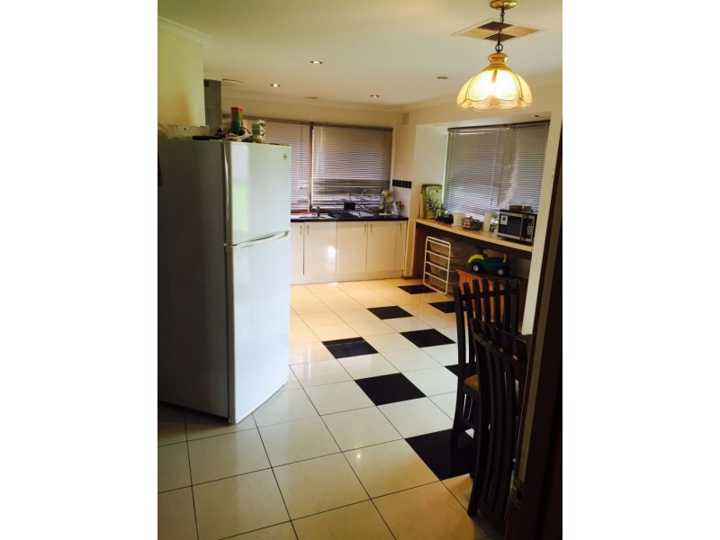 38 Lamont Crescent, Cranbourne VIC 3977