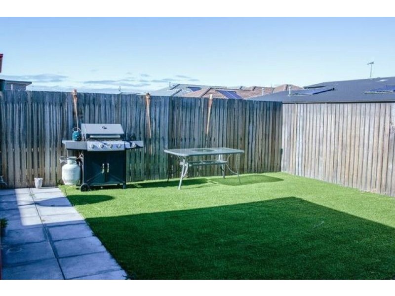 10 Sisely Street, Macgregor ACT 2615