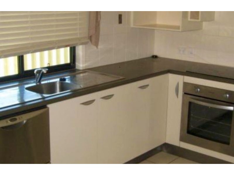 1/77 Beardmore Crescent, Dysart QLD 4745