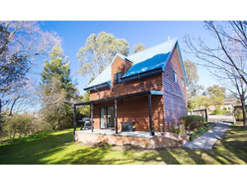 23 Rowan Ave, Uralla NSW 2358