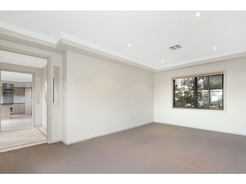 2/25 Jacaranda Road, Caringbah NSW 2229