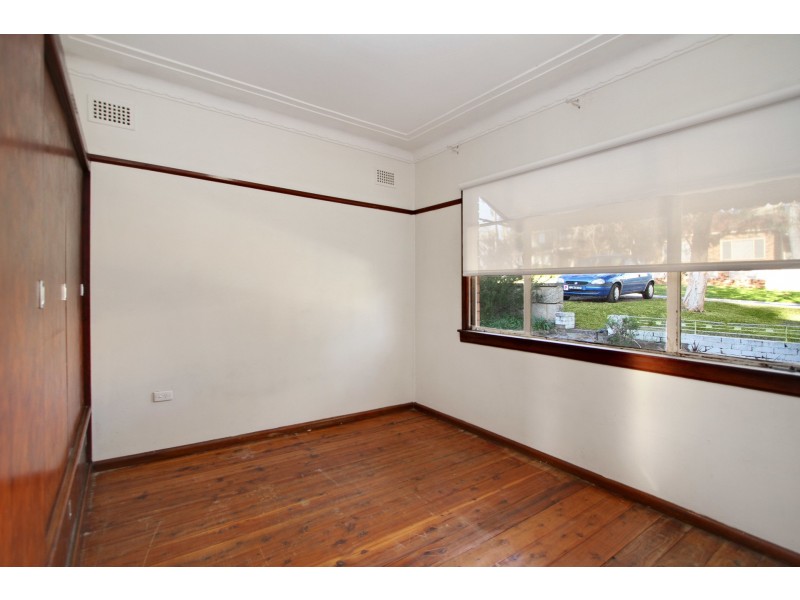 27 Rocklea Crescent, Sylvania NSW 2224