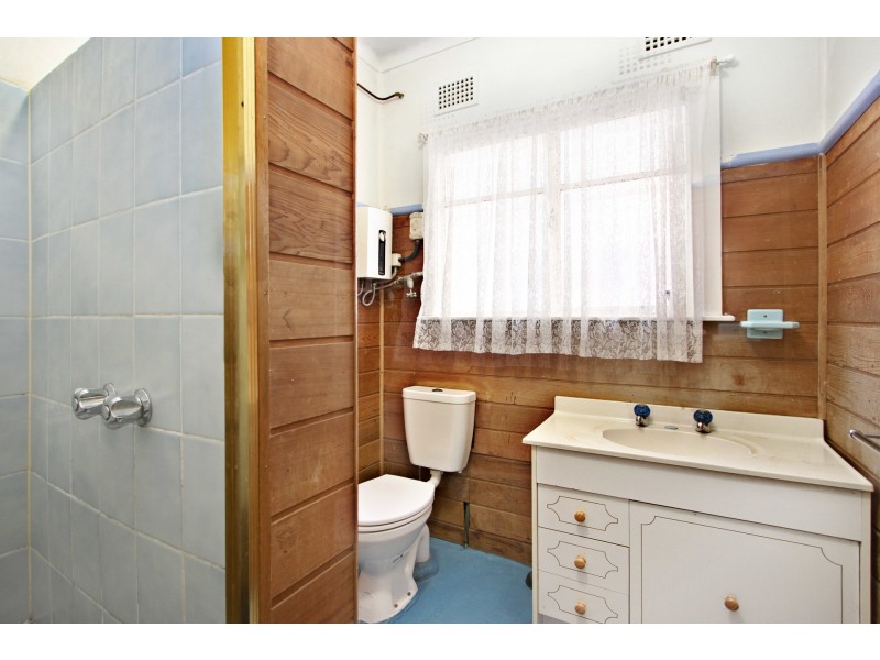 27 Rocklea Crescent, Sylvania NSW 2224