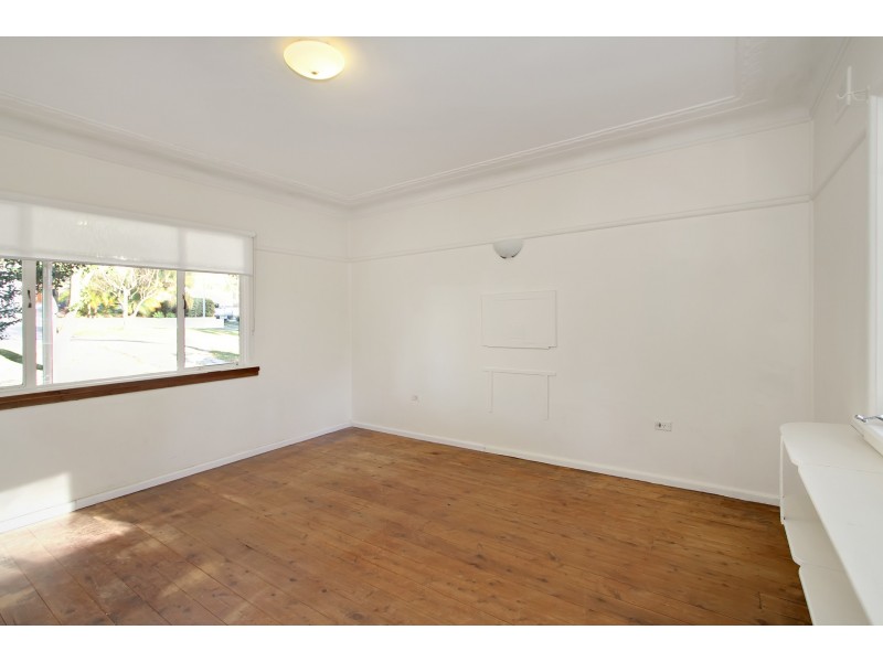 27 Rocklea Crescent, Sylvania NSW 2224