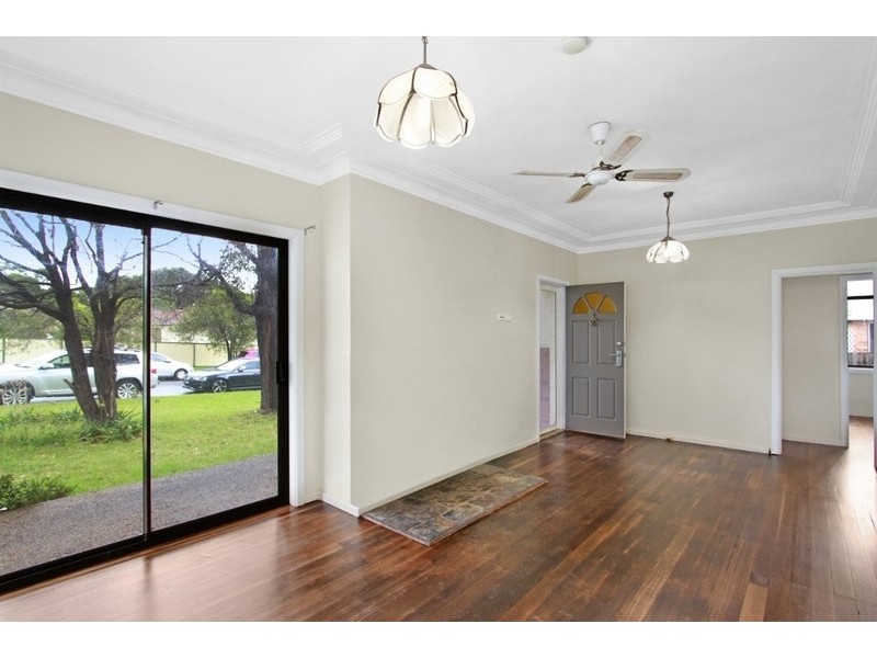 327 Taren Point Road, Caringbah NSW 2229
