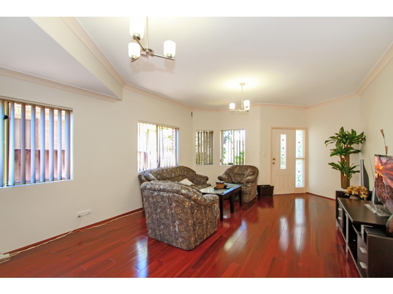 3/81 Yathong Road, Caringbah NSW 2229