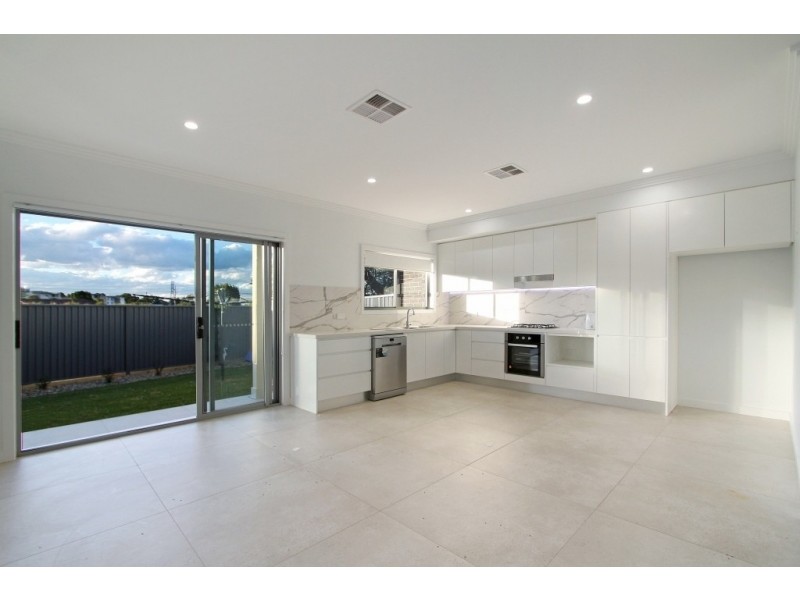 1b Warumbui Ave, Miranda NSW 2228