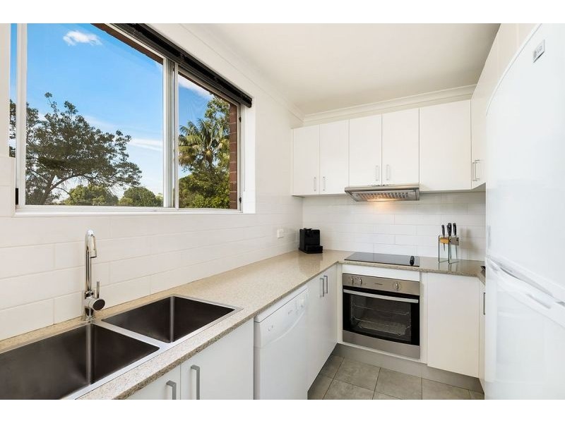 2/2 Railway Crescent, Jannali NSW 2226