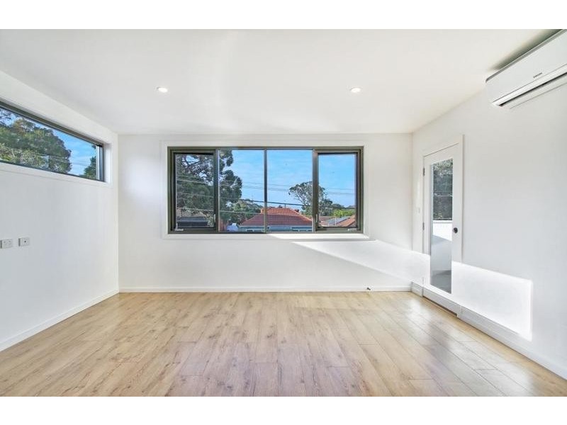 2/10 Durbar Avenue, Kirrawee NSW 2232