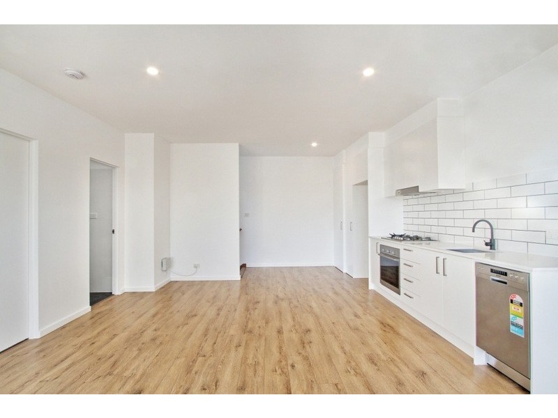 2/10 Durbar Avenue, Kirrawee NSW 2232