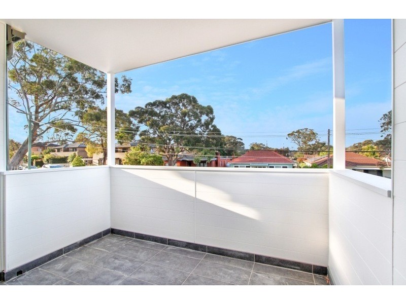 2/10 Durbar Avenue, Kirrawee NSW 2232