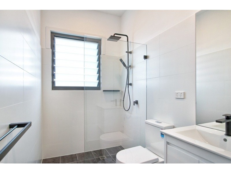2/10 Durbar Avenue, Kirrawee NSW 2232