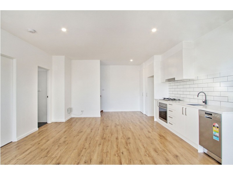 2/10 Durbar Avenue, Kirrawee NSW 2232