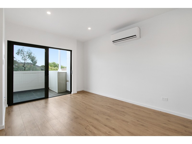 2/10 Mooki Street, Miranda NSW 2228