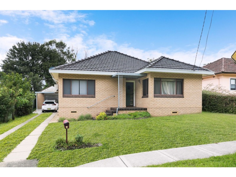 8 Dianella Street, Caringbah NSW 2229