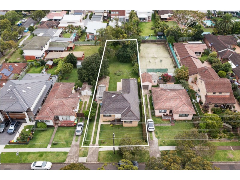 8 Dianella Street, Caringbah NSW 2229