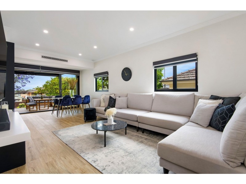 10 Farnham Avenue, Roselands NSW 2196