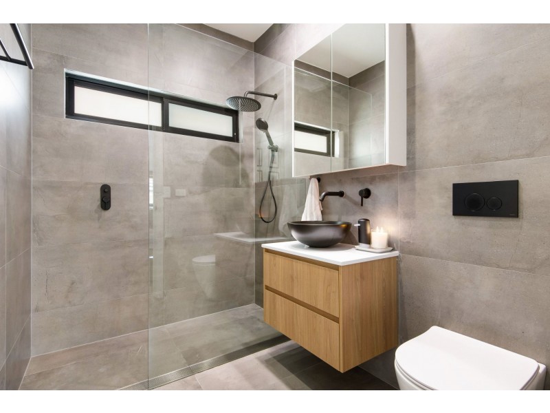 10 Farnham Avenue, Roselands NSW 2196