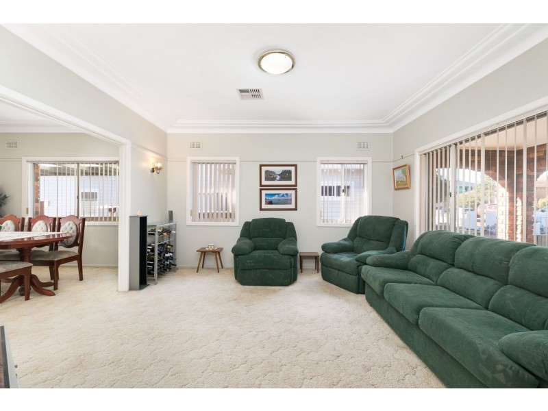 53 Raleigh Avenue, Caringbah NSW 2229