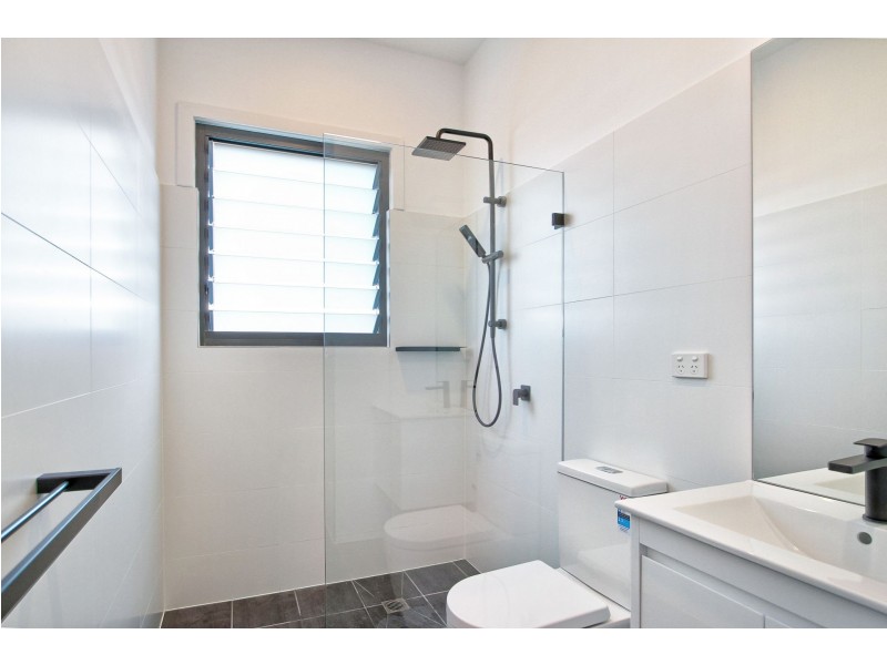 2/10 Durbar Avenue, Kirrawee NSW 2232