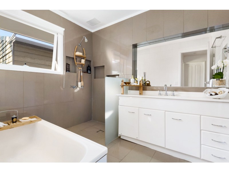 7 Meadow Place, Miranda NSW 2228