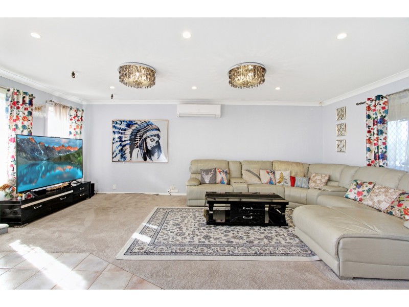 2 Seine Place, Miranda NSW 2228