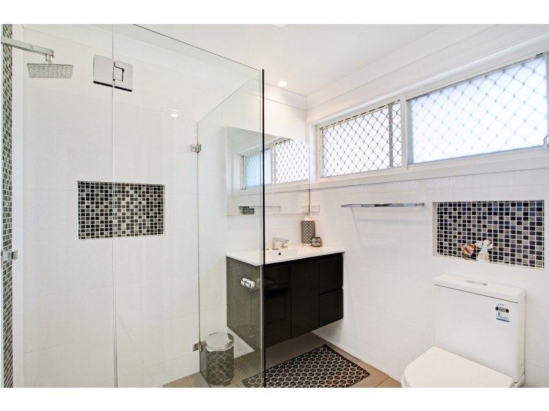 2 Seine Place, Miranda NSW 2228