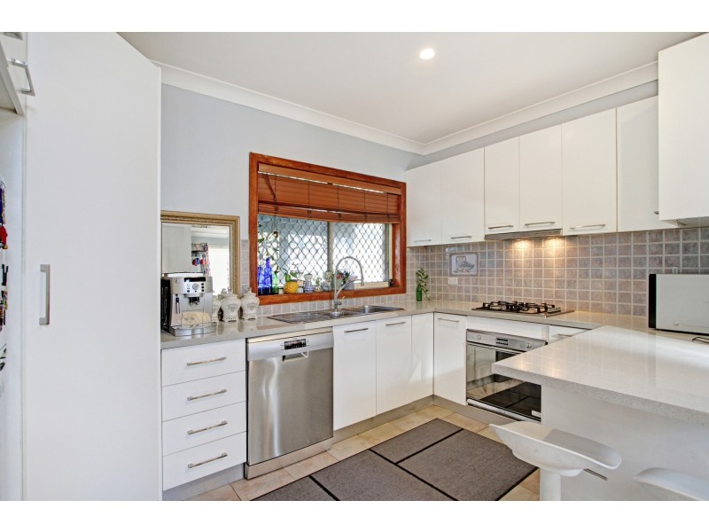 2 Seine Place, Miranda NSW 2228