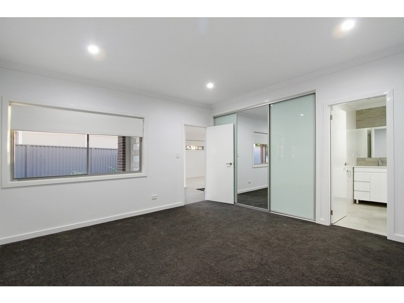 1b Warumbui Ave, Miranda NSW 2228