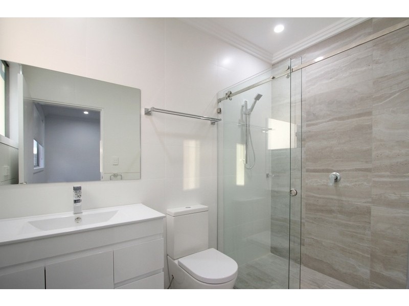 1b Warumbui Ave, Miranda NSW 2228