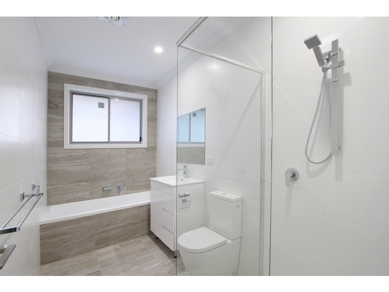 1b Warumbui Ave, Miranda NSW 2228