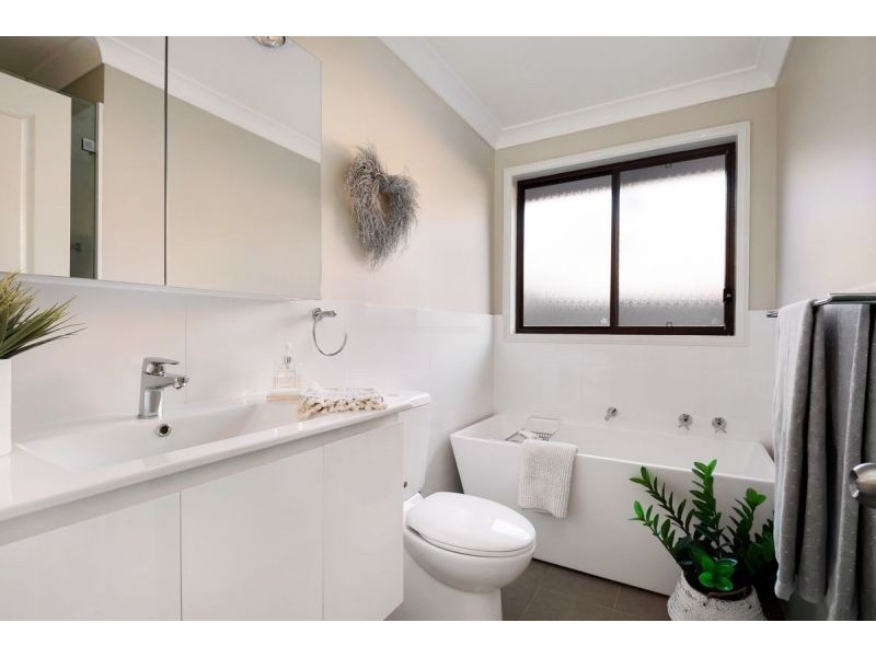 12 Arnold Place, Menai NSW 2234