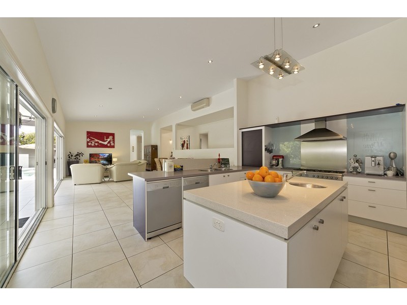 4 Burnett Place, Tewantin QLD 4565