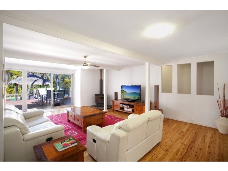 354 Lake Cooroibah Road, Cooroibah QLD 4565