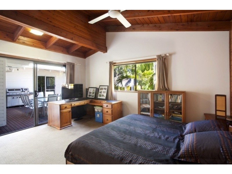 354 Lake Cooroibah Road, Cooroibah QLD 4565