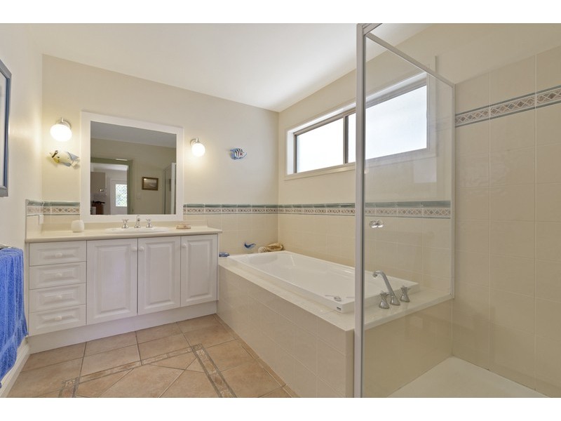 11 Griffith Avenue, Tewantin QLD 4565