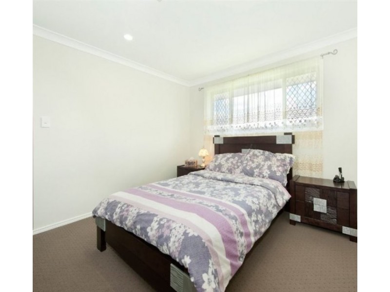 2 Lyrebird Crescent, Upper Kedron QLD 4055