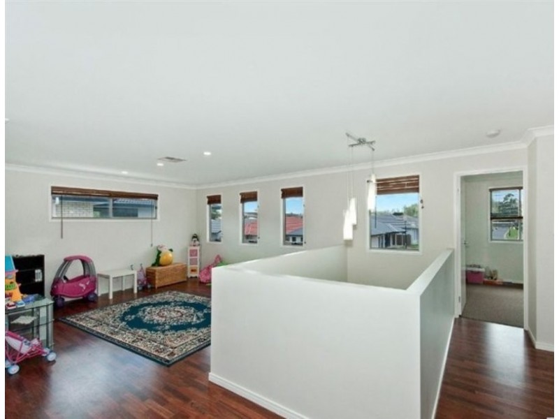 2 Lyrebird Crescent, Upper Kedron QLD 4055