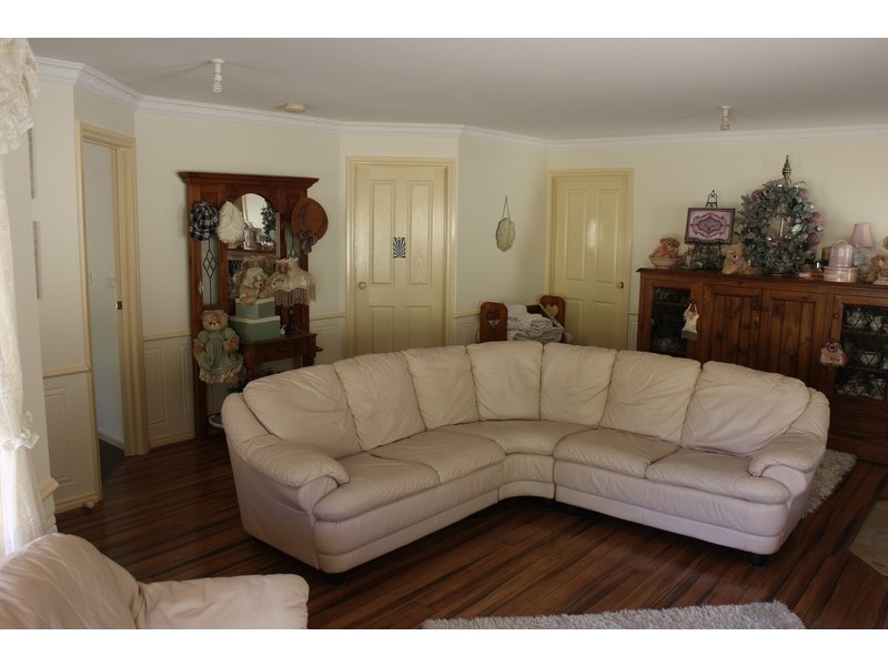 13 Fairway Drive, Newborough VIC 3825