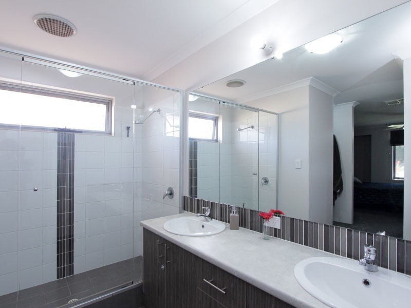 9 Treemartin Place, East Cannington WA 6107