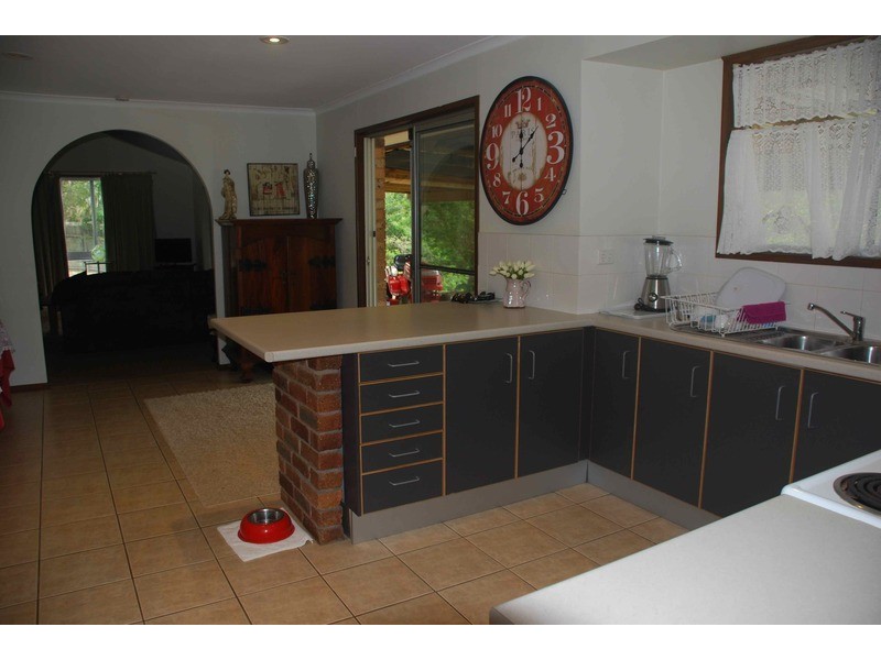 1706 Tamborine-Oxenford Rd, Eagle Heights QLD 4271