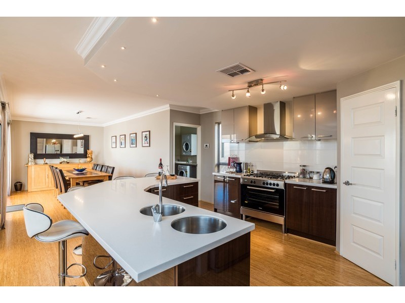 Champion Lakes WA 6111