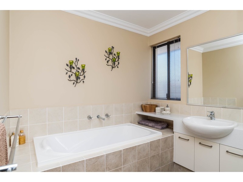 Champion Lakes WA 6111