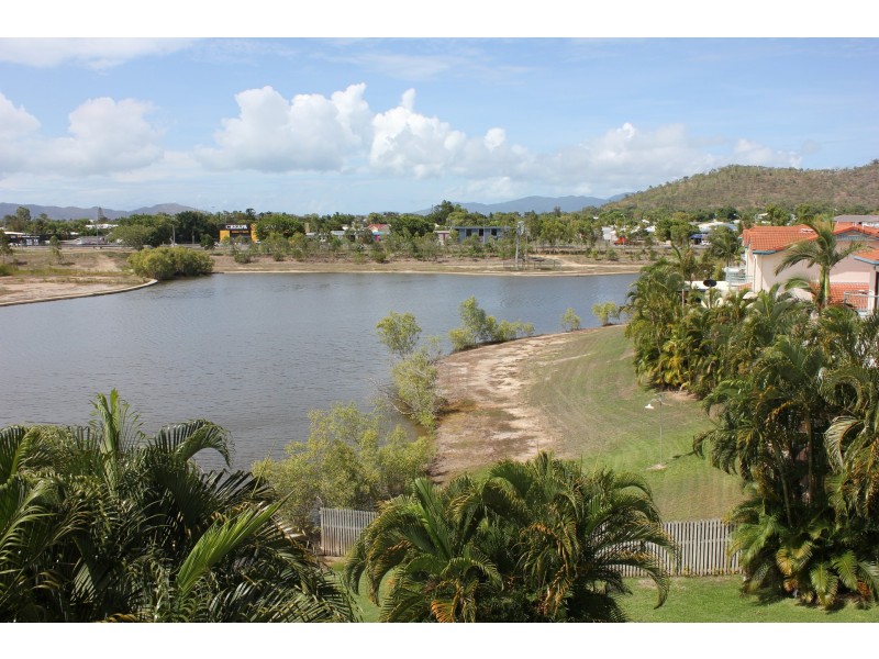 20/24-28 Martinez Avenue, West End QLD 4810