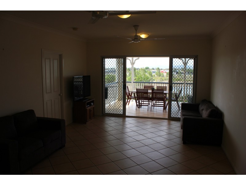 20/24-28 Martinez Avenue, West End QLD 4810