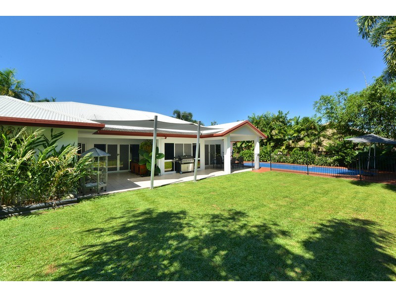 13 MACARTHUR CLOSE, Palm Cove QLD 4879