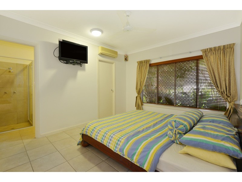 13 MACARTHUR CLOSE, Palm Cove QLD 4879