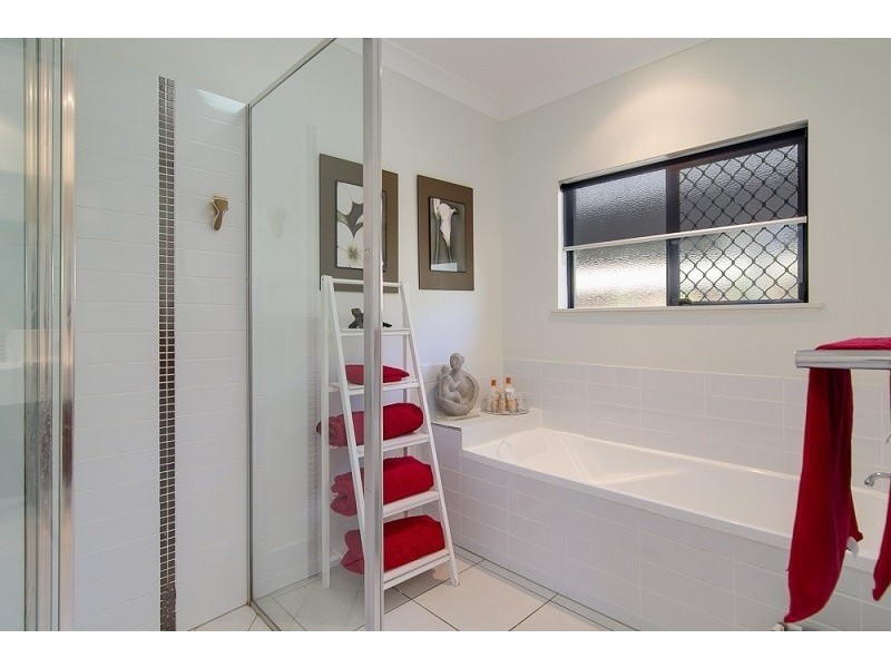 34 Seclusion Drive, Palm Cove QLD 4879