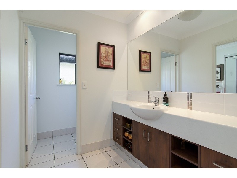 34 Seclusion Drive, Palm Cove QLD 4879