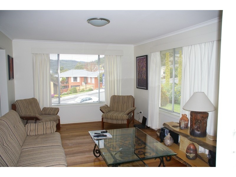 17 Stratton Avenue, Lenah Valley TAS 7008